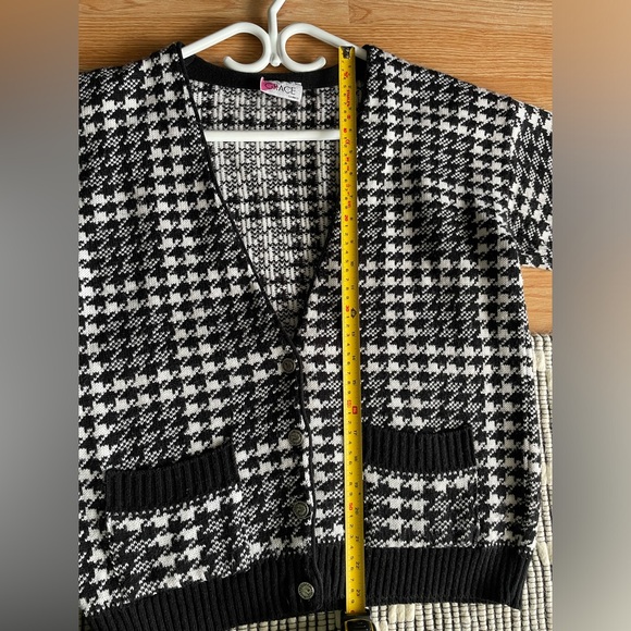 Vintage Cardigan - Picture 3 of 5